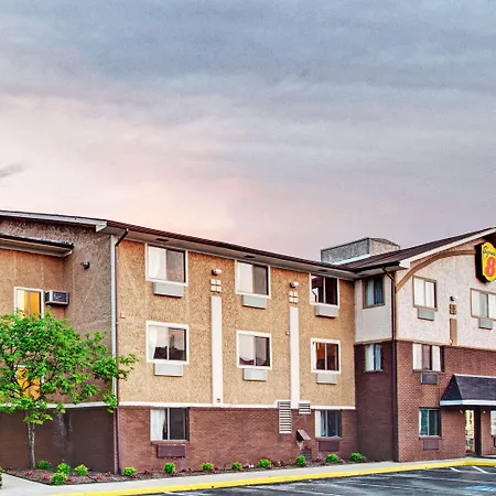 Super 8 By Wyndham Baltimore/Essex Area